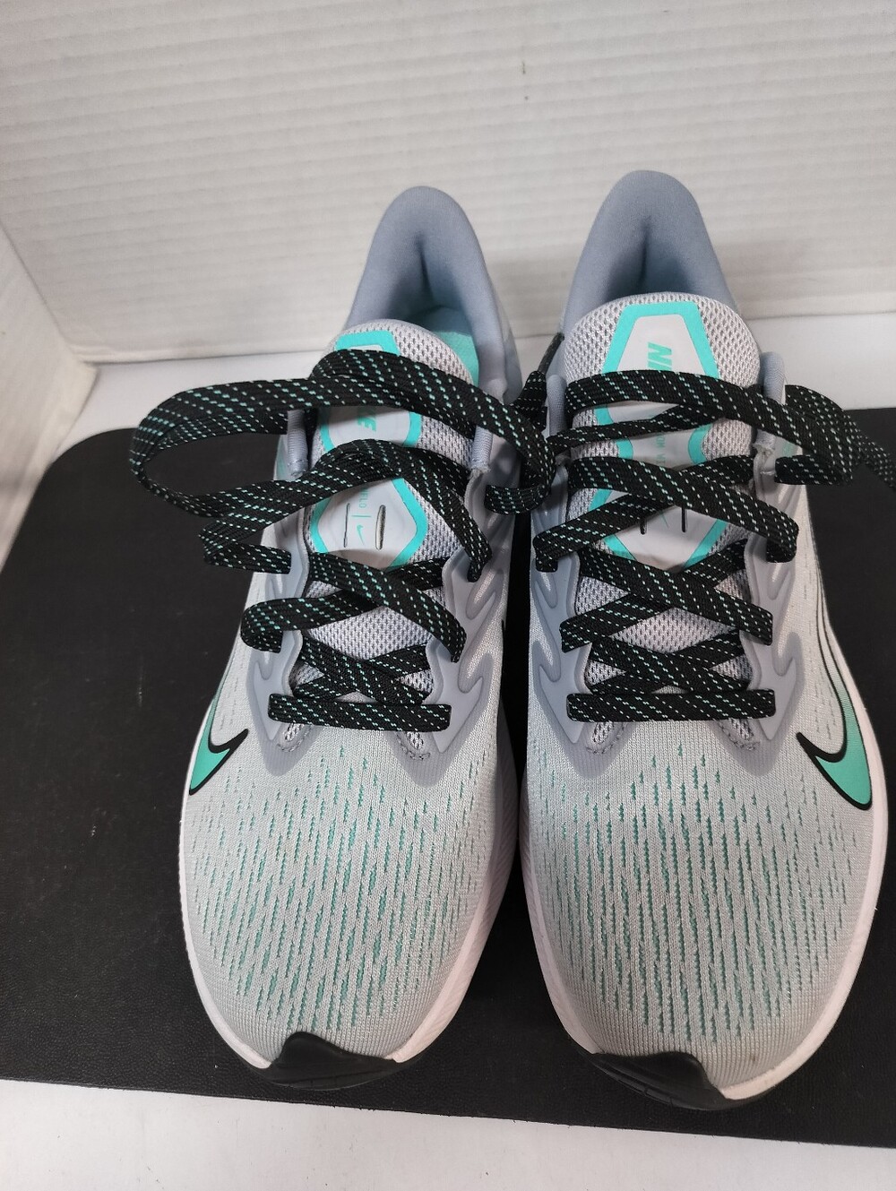 Nike Zoom Winflo Shoes Womens Size 6.5 Gray Mint Running Sneakers